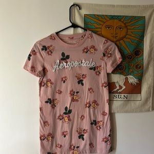I am selling a Aeropostale kids size medium shirt